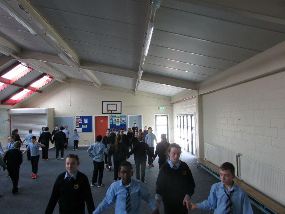 Rang a cúig ag cleachtadh Ionsaí na hInse